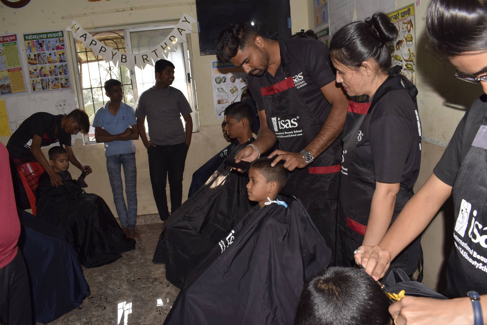 25+ Free haircut under guidance of Trainers at Matruchaya Balkashram