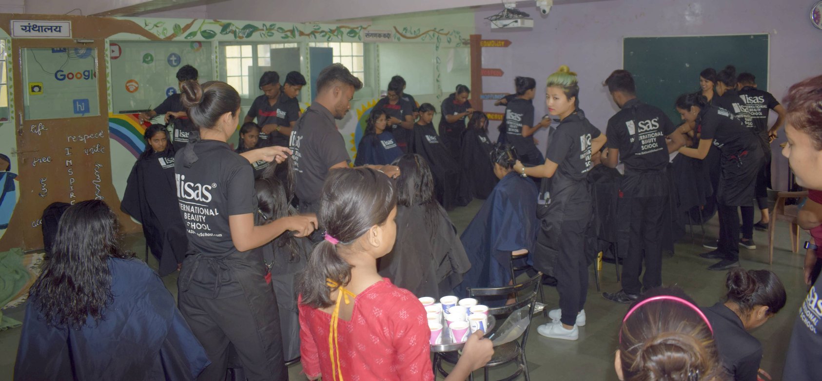  81+ Free Haircuts under guidance of Trainers at Bahujan Hitay Vidhyarthini Vastigruha