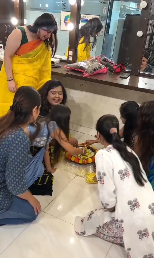 🌺 Ganesh Chaturthi Celebrations at ISAS Beauty School! 🌺